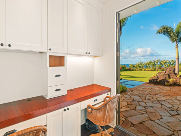 Luxury 6-Bedroom Vacation Home in Poipu - Ocean Views & Modern Comfort
